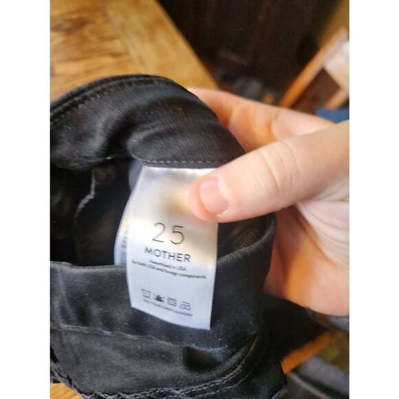 MOTHER The Looker Ankle Fray Jeans  in Guilty As Sin  Size 25 - Picture 5 of 7